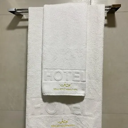 A83 - Kraljevi Cardaci - *